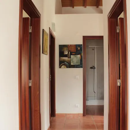 Feriehus Charming House In Burinhosa, Pataias With Shared Pool *